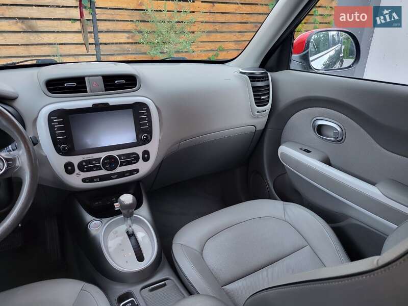 Внедорожник / Кроссовер Kia Soul EV 2016 в Тернополе