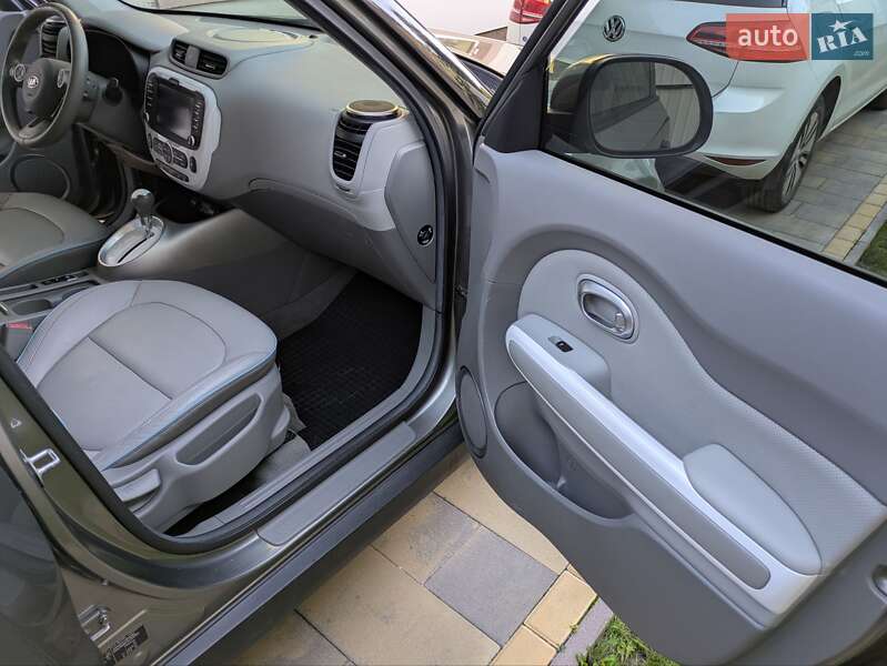 Позашляховик / Кросовер Kia Soul EV 2015 в Сумах фото 13 Позашляховик / Кросовер Kia Soul EV 2015 в Сумах