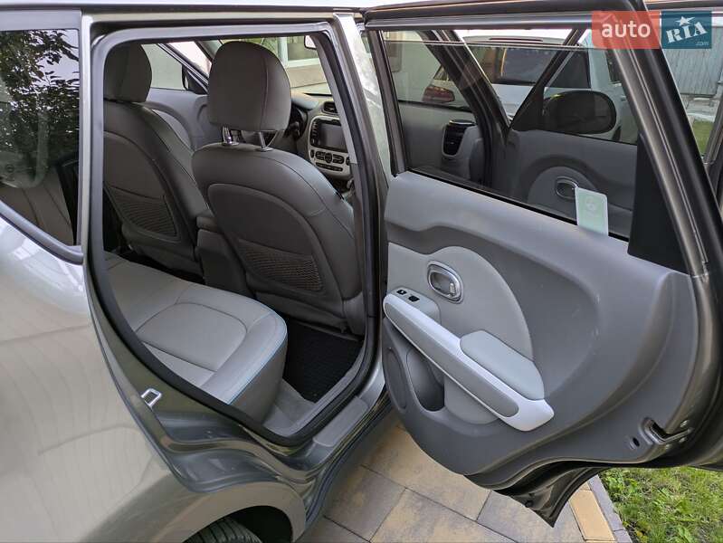 Позашляховик / Кросовер Kia Soul EV 2015 в Сумах фото 19 Позашляховик / Кросовер Kia Soul EV 2015 в Сумах