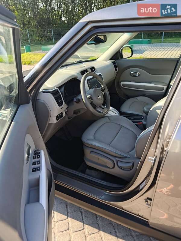 Внедорожник / Кроссовер Kia Soul EV 2015 в Ковеле