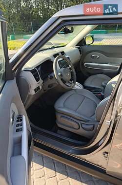 Внедорожник / Кроссовер Kia Soul EV 2015 в 