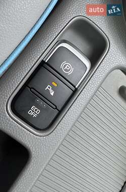 Внедорожник / Кроссовер Kia Soul EV 2017 в 