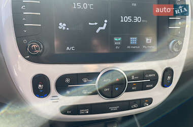 Позашляховик / Кросовер Kia Soul EV 2018 в 