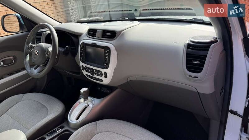 Внедорожник / Кроссовер Kia Soul EV 2015 в Виннице