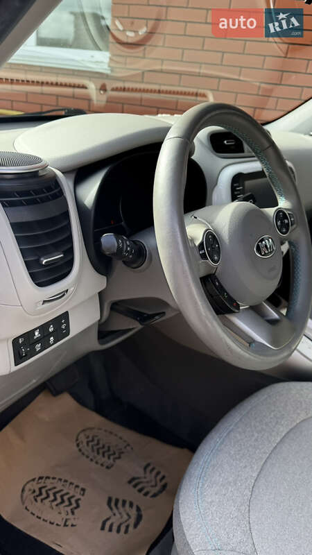 Внедорожник / Кроссовер Kia Soul EV 2015 в Виннице
