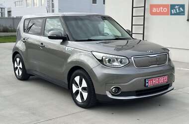 Позашляховик / Кросовер Kia Soul EV 2015 в  фото 8 Позашляховик / Кросовер Kia Soul EV 2015 в