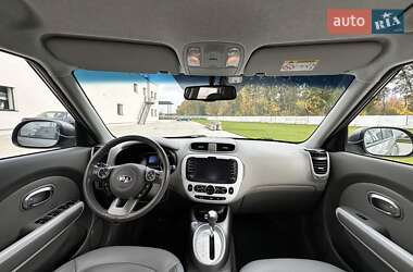 Позашляховик / Кросовер Kia Soul EV 2015 в  фото 5 Позашляховик / Кросовер Kia Soul EV 2015 в