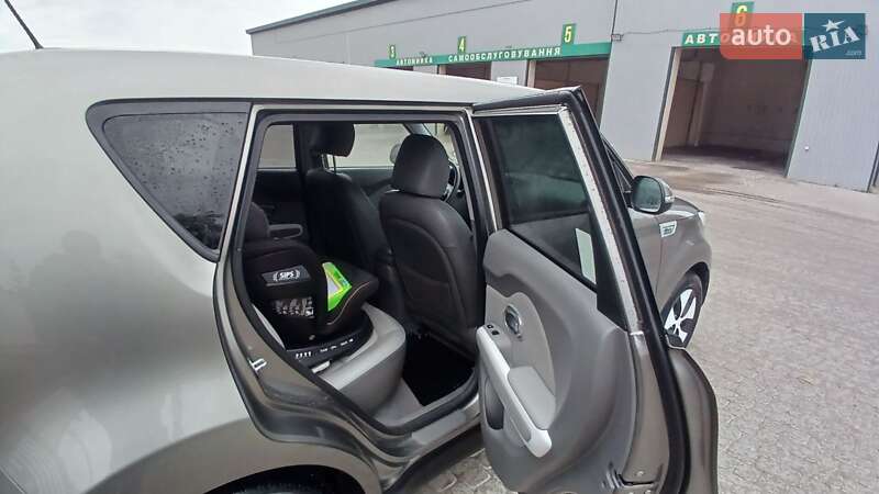 Позашляховик / Кросовер Kia Soul EV 2015 в Тернополі фото 3 Позашляховик / Кросовер Kia Soul EV 2015 в Тернополі