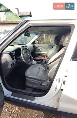Внедорожник / Кроссовер Kia Soul EV 2015 в 