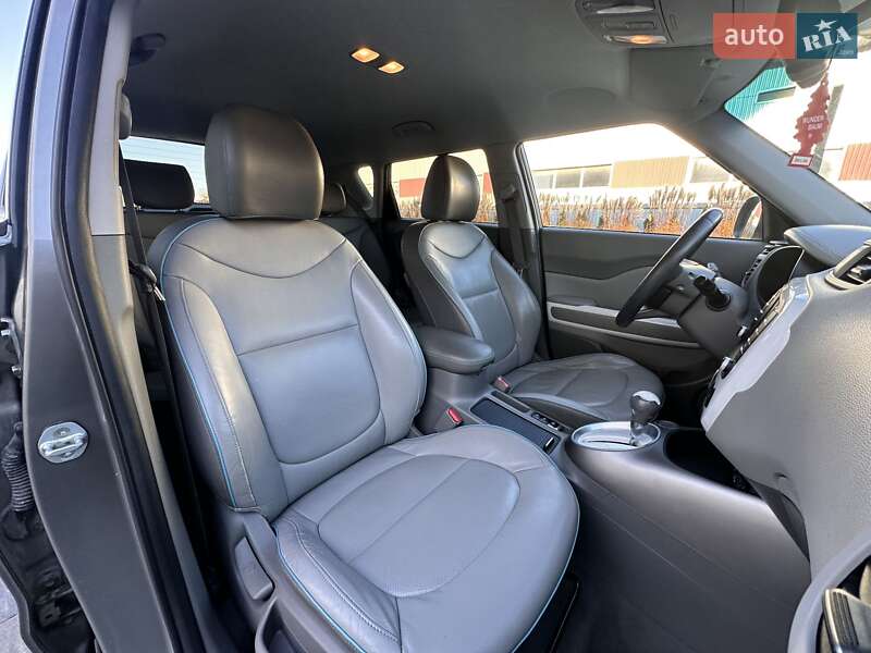 Внедорожник / Кроссовер Kia Soul EV 2015 в Луцке фото 18 Внедорожник / Кроссовер Kia Soul EV 2015 в Луцке