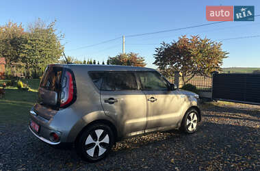 Внедорожник / Кроссовер Kia Soul EV 2016 в 