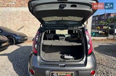 Позашляховик / Кросовер Kia Soul EV 2015 в  фото 13 Позашляховик / Кросовер Kia Soul EV 2015 в