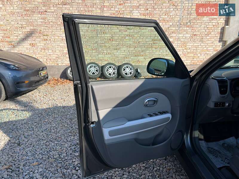 Позашляховик / Кросовер Kia Soul EV 2015 в Коломиї фото 17 Позашляховик / Кросовер Kia Soul EV 2015 в Коломиї