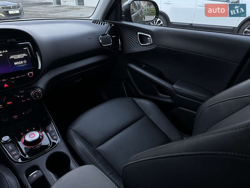Внедорожник / Кроссовер Kia Soul EV 2020 в Луцке фото 23 Внедорожник / Кроссовер Kia Soul EV 2020 в Луцке
