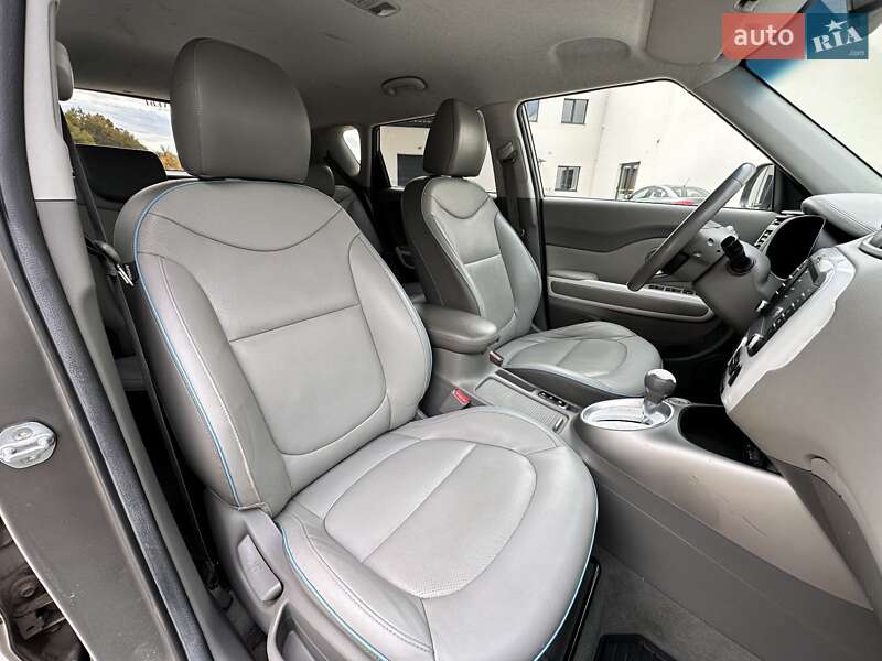 Внедорожник / Кроссовер Kia Soul EV 2016 в Луцке фото 17 Внедорожник / Кроссовер Kia Soul EV 2016 в Луцке