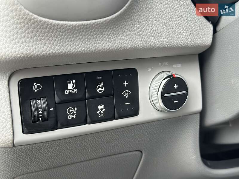 Внедорожник / Кроссовер Kia Soul EV 2016 в Луцке фото 27 Внедорожник / Кроссовер Kia Soul EV 2016 в Луцке