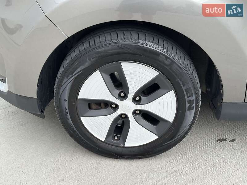 Внедорожник / Кроссовер Kia Soul EV 2016 в Луцке фото 31 Внедорожник / Кроссовер Kia Soul EV 2016 в Луцке