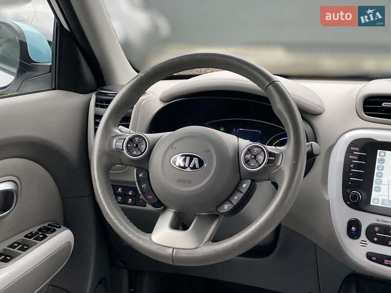 Позашляховик / Кросовер Kia Soul EV 2016 в Луцьку