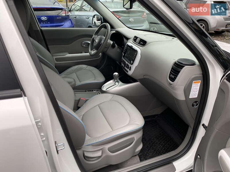 Позашляховик / Кросовер Kia Soul EV 2016 в Луцьку