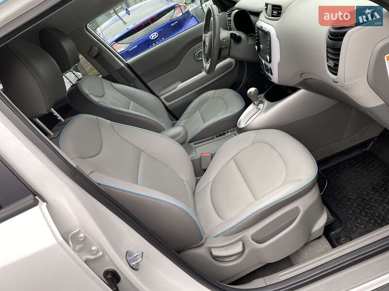 Позашляховик / Кросовер Kia Soul EV 2016 в Луцьку