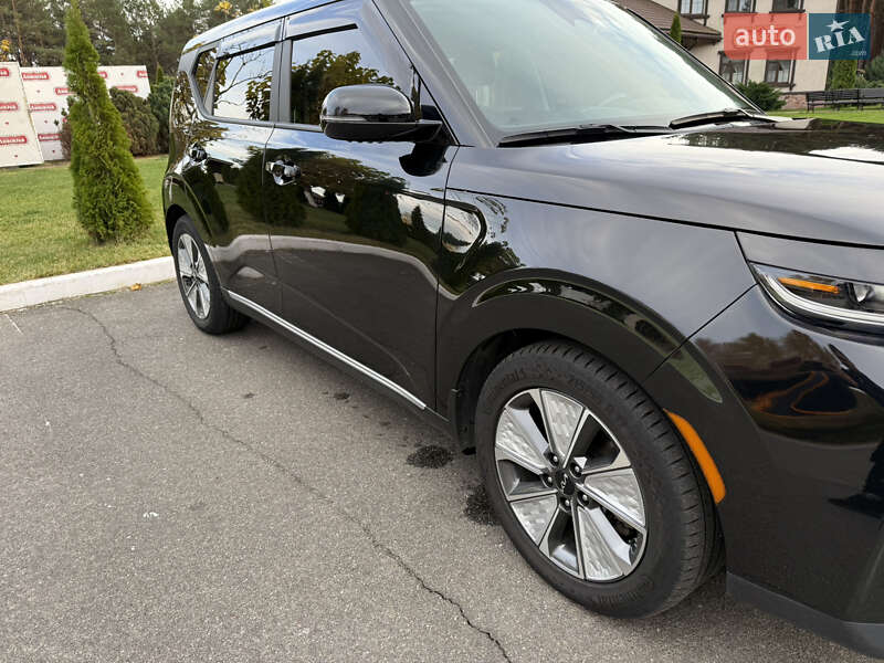 Внедорожник / Кроссовер Kia Soul EV 2023 в Киеве