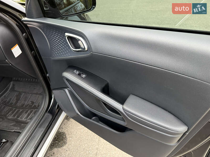 Внедорожник / Кроссовер Kia Soul EV 2023 в Киеве