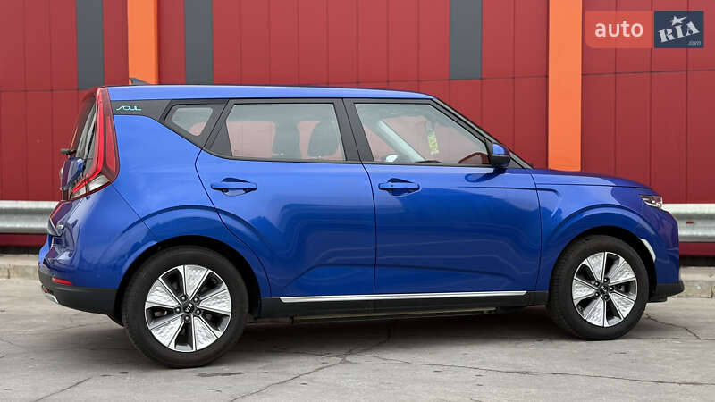Внедорожник / Кроссовер Kia Soul EV 2021 в Киеве