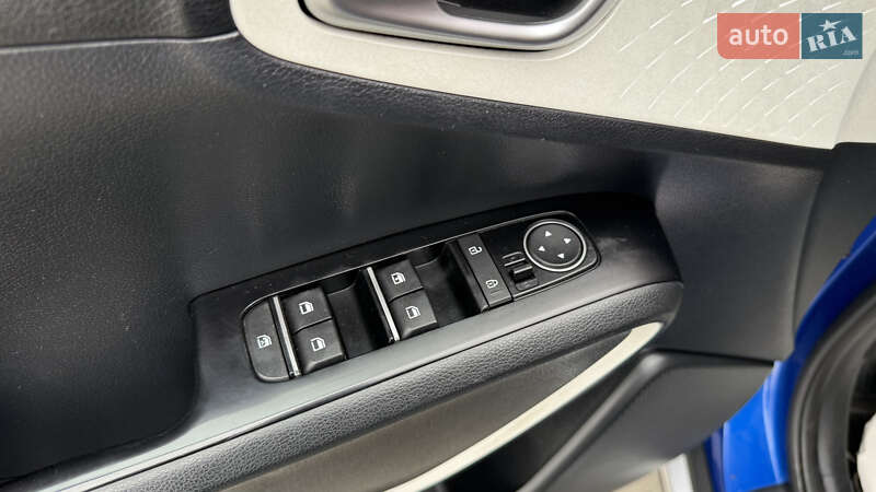 Внедорожник / Кроссовер Kia Soul EV 2021 в Киеве