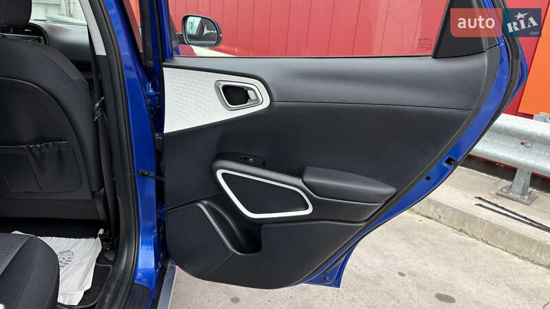 Внедорожник / Кроссовер Kia Soul EV 2021 в Киеве