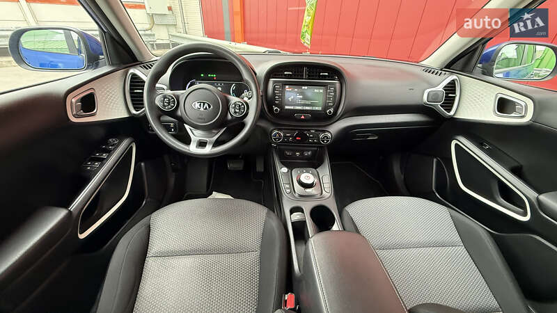 Внедорожник / Кроссовер Kia Soul EV 2021 в Киеве