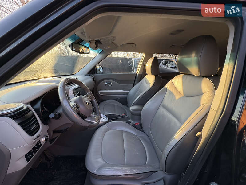 Внедорожник / Кроссовер Kia Soul EV 2015 в Луцке фото 19 Внедорожник / Кроссовер Kia Soul EV 2015 в Луцке