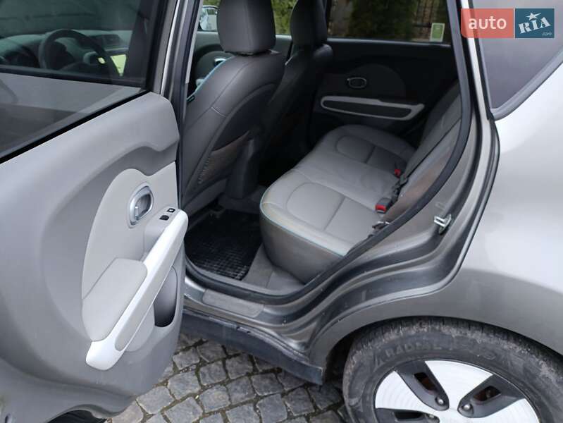 Внедорожник / Кроссовер Kia Soul EV 2015 в Львове