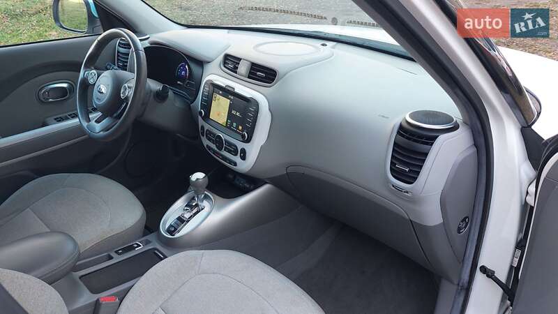 Внедорожник / Кроссовер Kia Soul EV 2014 в Луцке