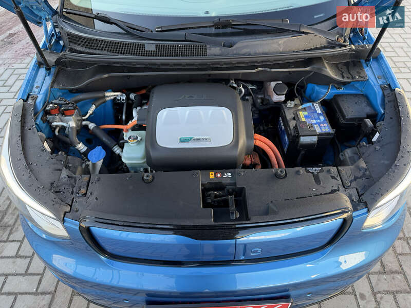 Внедорожник / Кроссовер Kia Soul EV 2014 в Тернополе