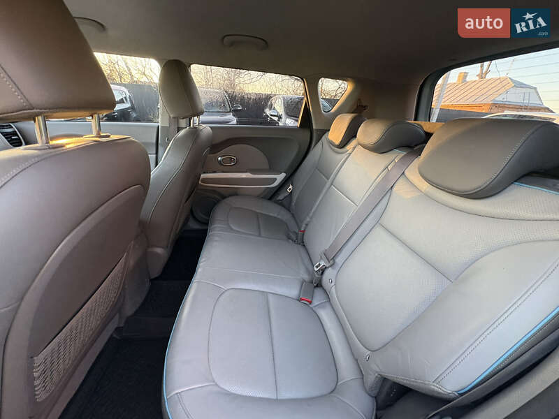 Позашляховик / Кросовер Kia Soul EV 2015 в Луцьку фото 20 Позашляховик / Кросовер Kia Soul EV 2015 в Луцьку
