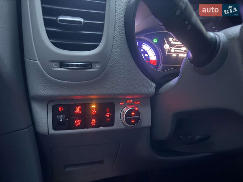 Внедорожник / Кроссовер Kia Soul EV 2015 в Тернополе