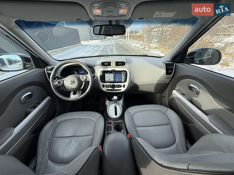 Позашляховик / Кросовер Kia Soul EV 2015 в Івано-Франківську