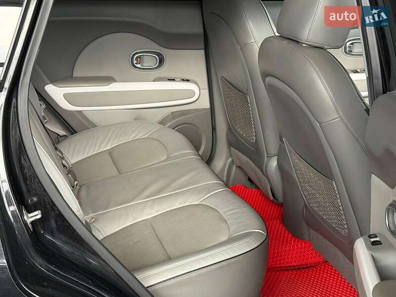 Внедорожник / Кроссовер Kia Soul EV 2015 в Одессе