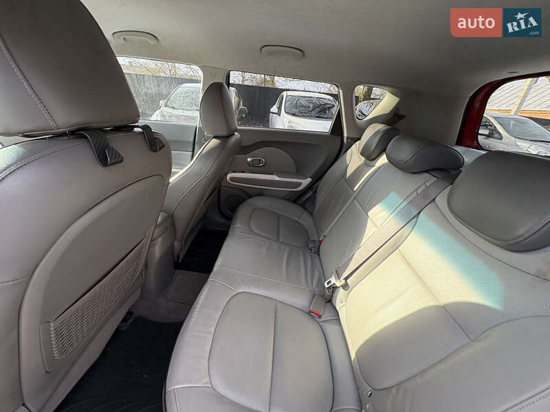 Внедорожник / Кроссовер Kia Soul EV 2015 в Луцке