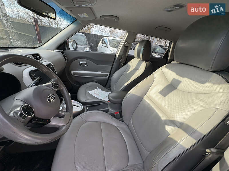 Внедорожник / Кроссовер Kia Soul EV 2015 в Луцке