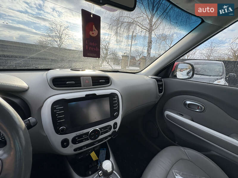 Внедорожник / Кроссовер Kia Soul EV 2015 в Луцке