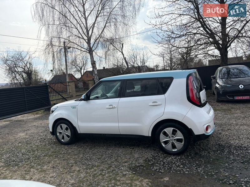 Внедорожник / Кроссовер Kia Soul EV 2014 в Луцке