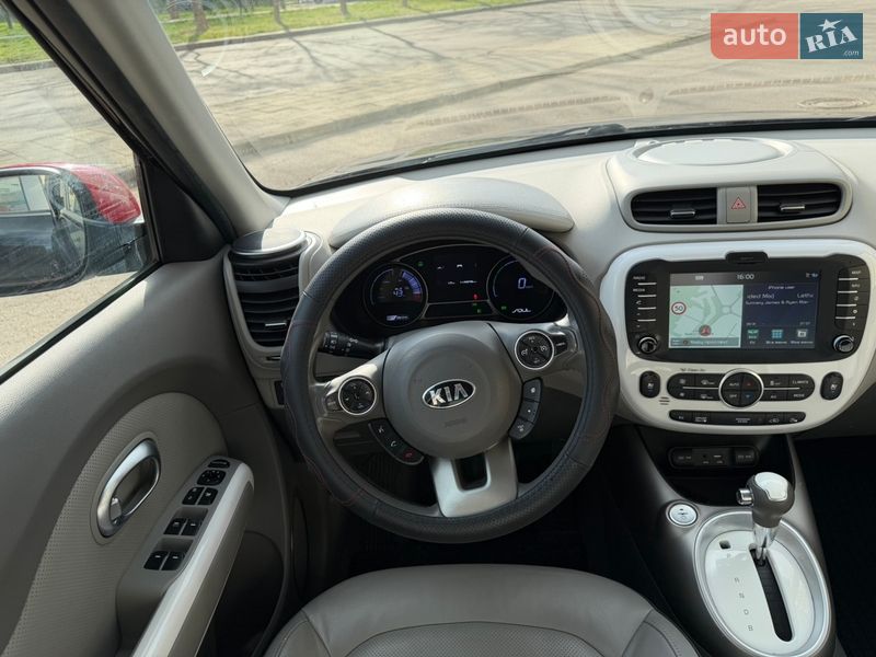 Позашляховик / Кросовер Kia Soul EV 2015 в Миколаєві