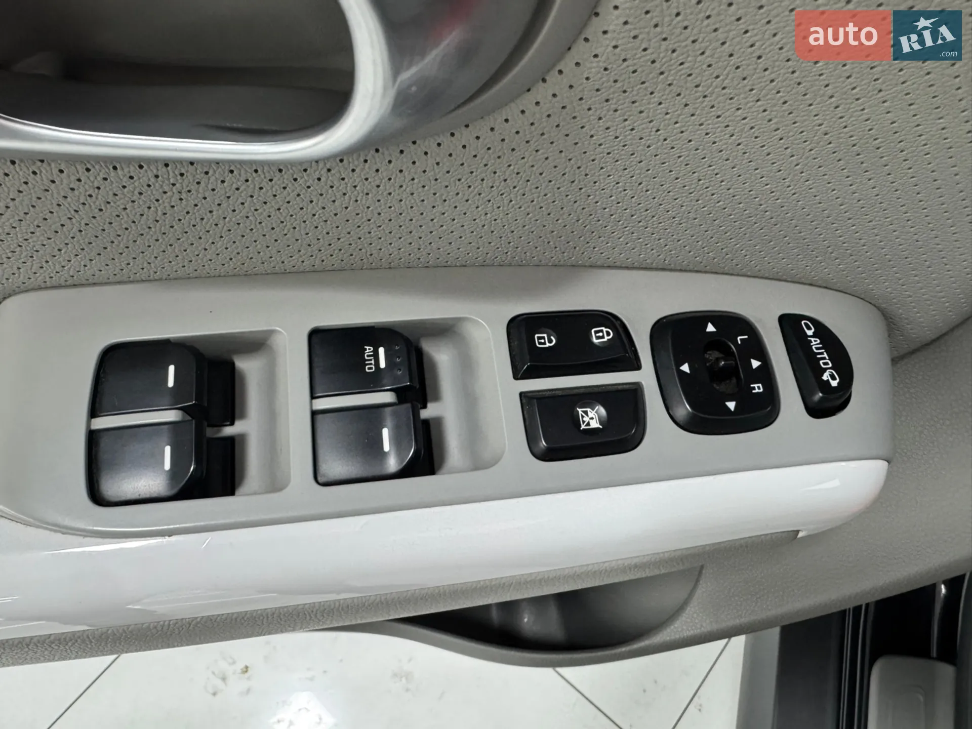 2015 Kia Soul EV - мініатюра 24