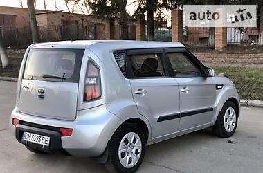 Хетчбек Kia Soul 2011 в 