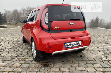 Позашляховик / Кросовер Kia Soul 2017 в Житомирі