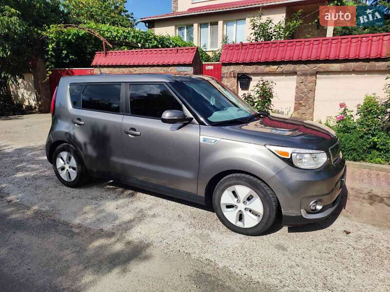 Позашляховик / Кросовер Kia Soul 2016 в Одесі