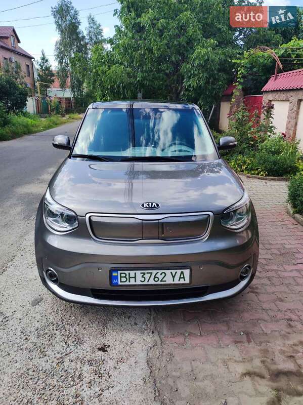 Позашляховик / Кросовер Kia Soul 2016 в Одесі