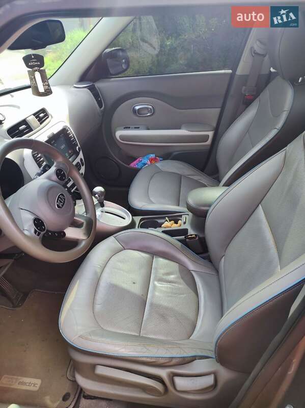 Позашляховик / Кросовер Kia Soul 2016 в Одесі