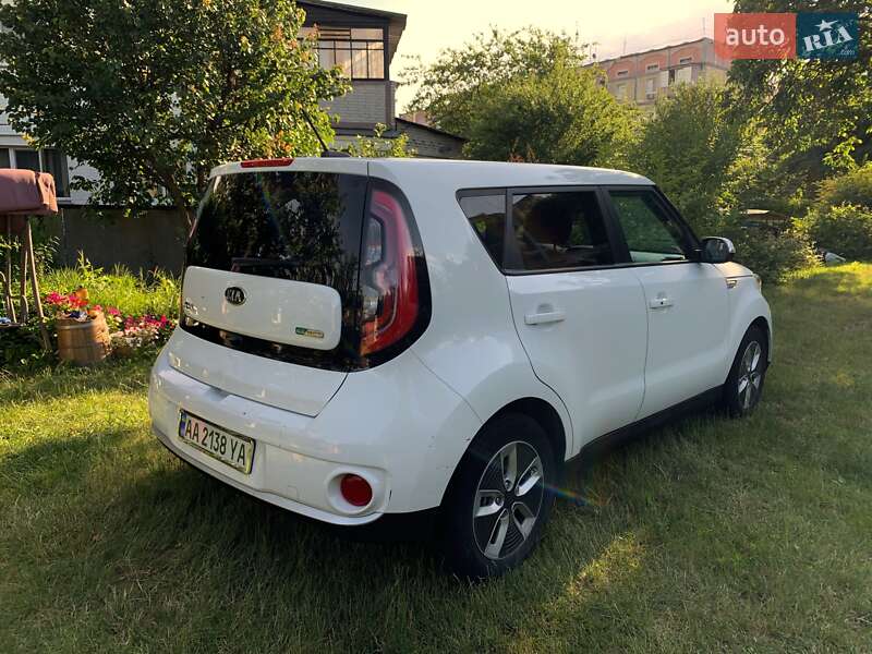 Позашляховик / Кросовер Kia Soul 2016 в Борисполі